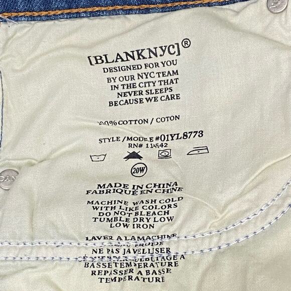 Blank NYC Women’s Plus Size Distressed Denim Shorts, NEW Size 20W - Picture 3 of 9